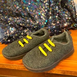 Allbirds “smallbirds” preschool size 10 green with lime green silicone straps